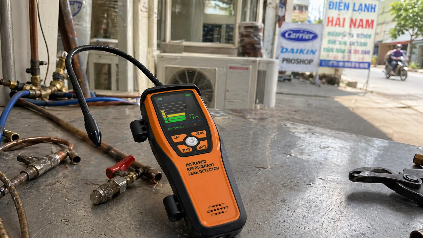 Máy phát hiện rò rỉ môi chất lạnh Elitech ILD-300 chuyên dụng cho HVAC