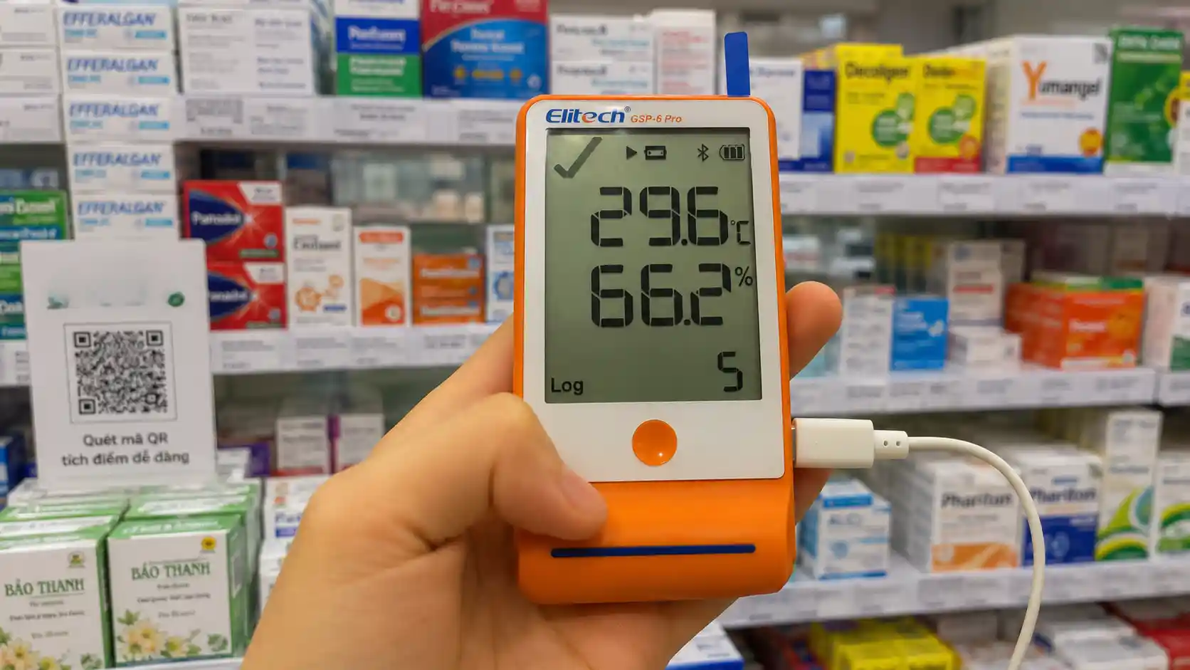 Lắp đặt đầu dò cảm biến nhiệt độ và độ ẩm cho máy Elitech GSP-6 Pro