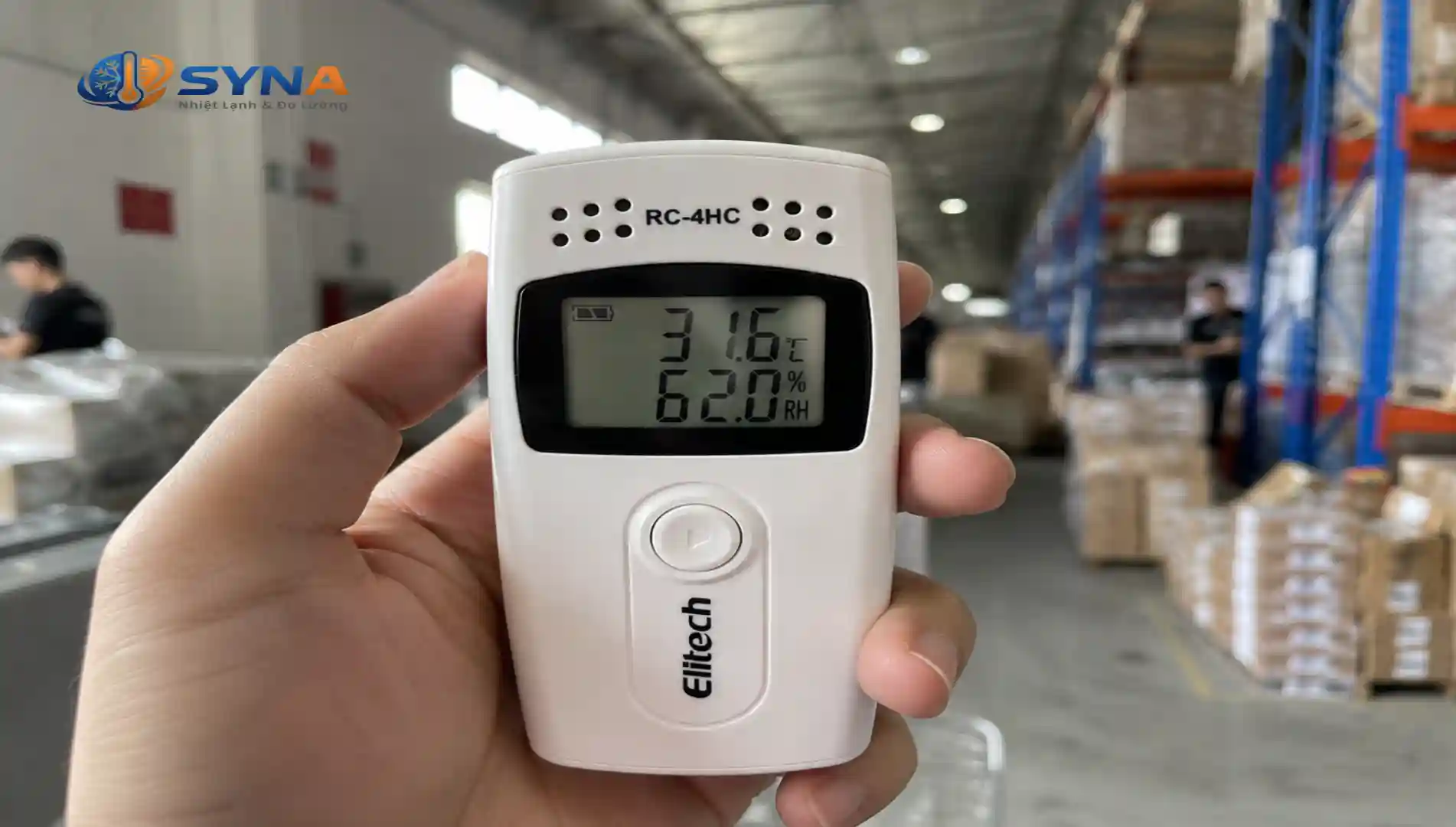 Kiểm tra trọn bộ thiết bị Elitech RC-4HC gồm thân máy, cáp USB và cảm biến rời